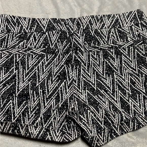 American Eagle Outfitters ~ Shorts ~ Size 6 ~ Women’s ~ Shorts ~ Black & White - Picture 10 of 16
